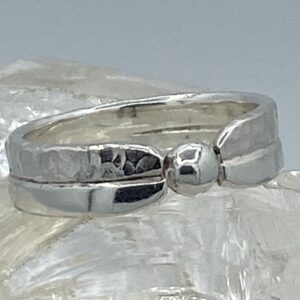 Damesring  zilver 925 gedeeltelijk gehamerd