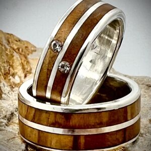 Trouwringen zilver 925 met olijfhout en inzet met zirkonia