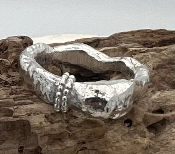 Damesring zilver , gesmeden en gehamerd , fantasie - Afbeelding 2